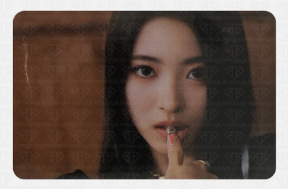 MEOVV – MY EYES OPEN VVIDE (WITHMUU) Photocard | Official K Pop Photocard