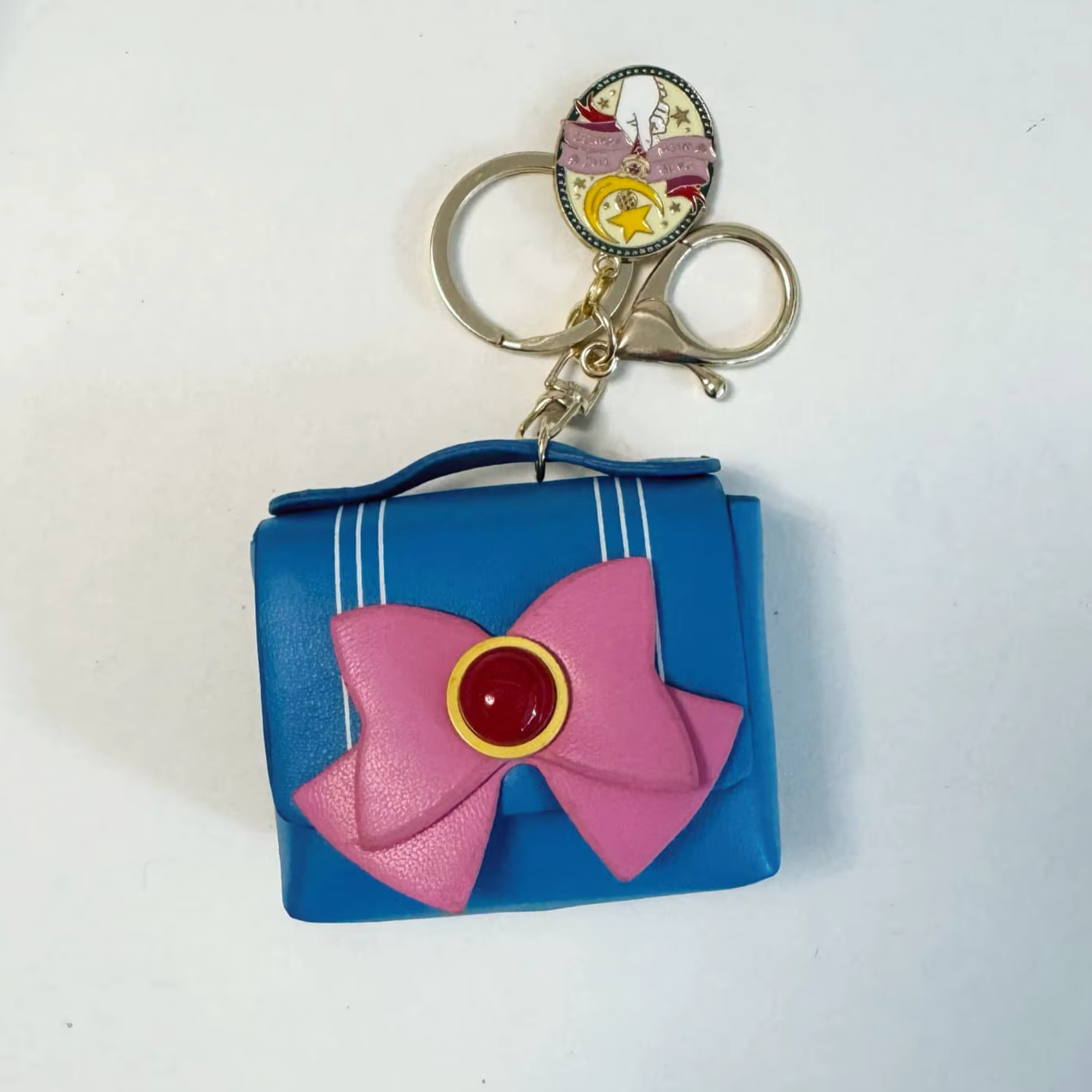 Light blue version of the bag.