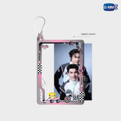 Look Khunnoo postcard holder demonstration showing how to insert and display 4x6 inch postcards