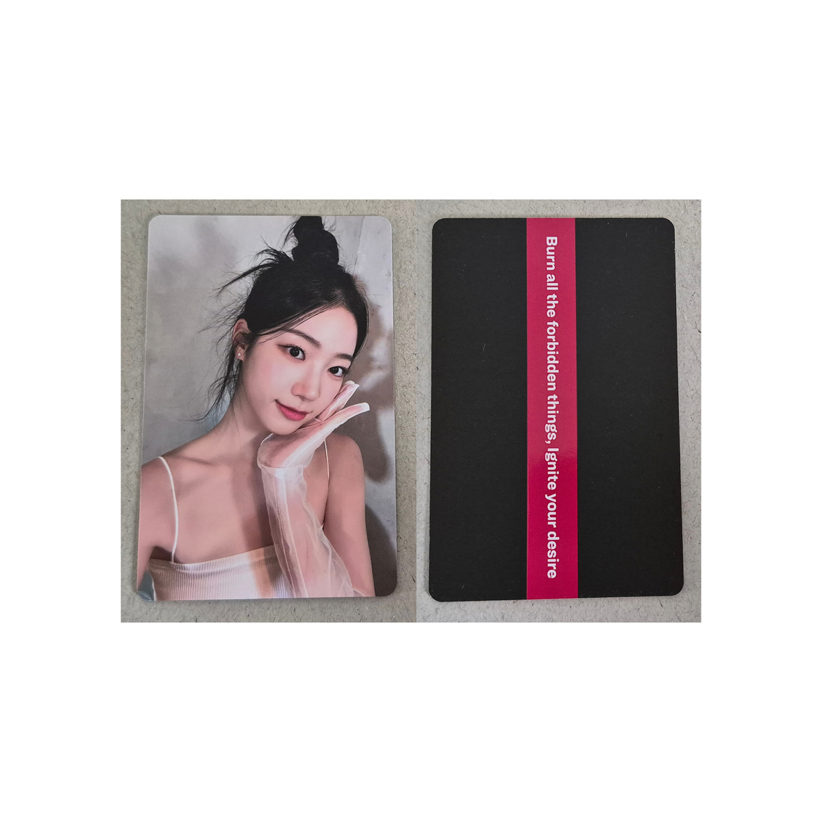 Official LE SSERAFIM UNFORGIVEN Weverse Version photocard (Kazuha)