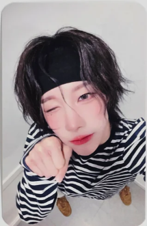 XLOV – UXLXVE (My Star Goods) Photocard | Official K Pop Photocard