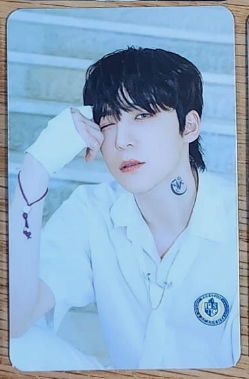 ATEEZ Yunho The World EP 2 OUTLAW Platform Ver official album photocard reverse side back design authentic Kpop collectible